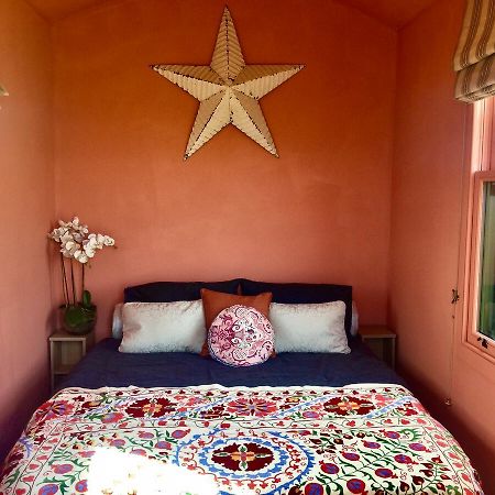 The Oaks Glamping - Pips Cabin Colkirk Dış mekan fotoğraf